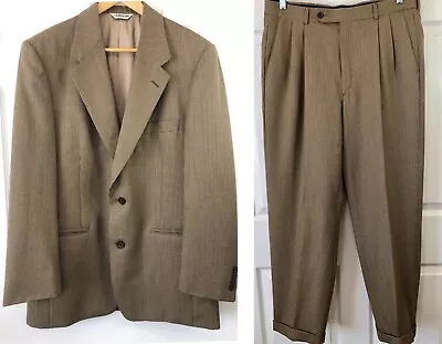 Vintage Claiborne Men's Brown Tan Houndstooth Worsted Wool Suit 40R 34x30 • $80