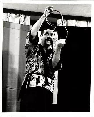 Dick Gustafson In Costume Magic Publicity Press Photo 8x10 Rings Trick Magician • $12.13