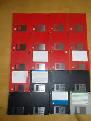 20 X Used Blank 3.5  Floppy Disks & Disk Storage Box Bundle • £17.17