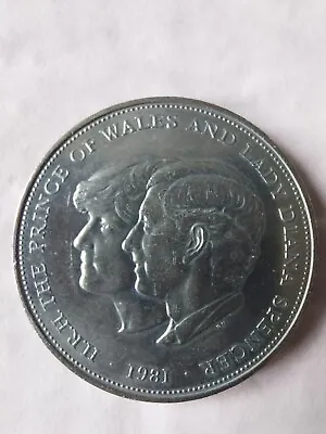 1981-coin-HRH THE PRINCE OF WALES AND LADY DIANA SPENCER. • £5