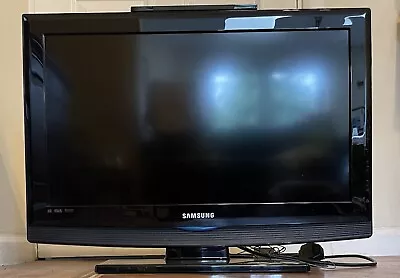 Samsung LE26B350F1W 26” LCD TV With Stand And Remote • £40