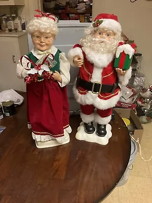 Vintage Animated Santa W/ Lighted Lantern & Mrs. Claus  • $50