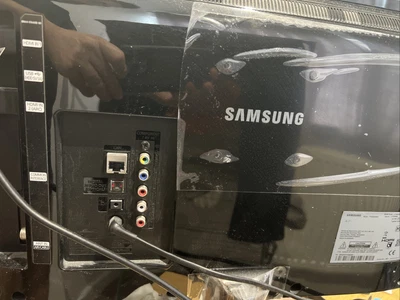 £70 • Buy Samsung T24H390SEX 24 Inch Full HD 1080p Smart LED TV