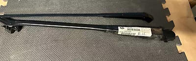 Mack MR MRU Windshield Vertical Double Lever Wiper Arm Replacement 62QT427 • $216.60