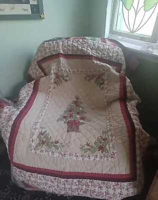 Vintage Cottage Style Christmas Quilt/Throw/Wall Hanging    • $36.95