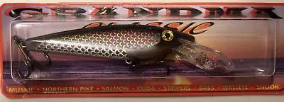 6  Deep Shad Grandma Lure Crankbait Musky Pike Prism Silver Black G6DDP-30 • $15.99