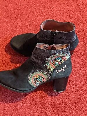 £12.99 • Buy Desigual Ankle Boots Small Heel Black With Mandala Design Size 5 Purple Backgrou