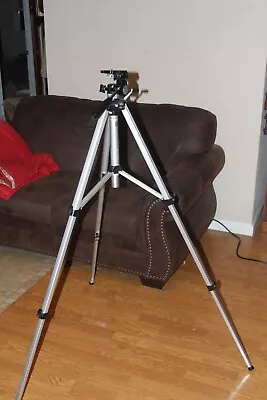 Velbon SGB-3BC Tripod - Max Height: 62  - Screw Head • $39