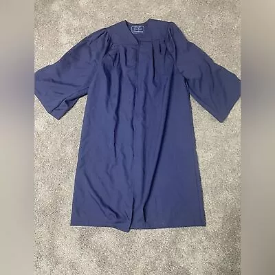 Oak Hall 5’3-5’5 Navy Blue Graduation Gown • $9.99