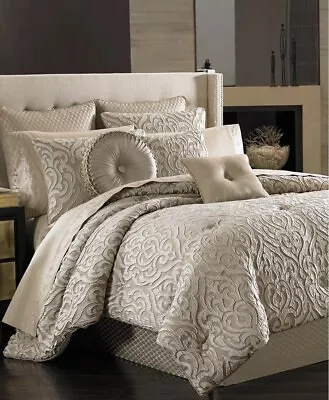 J. Queen New York Home Astoria QUEEN 4 Piece Comforter Set Sand • $200