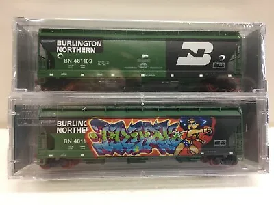 N Scale Micro Trains MTL SP RUN 15-187 Burlington Northern Covered Hopper 2-Pack • $107.50