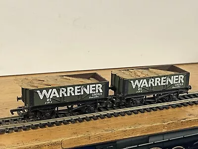 2 Mainline OO Gauge Model Railway Warrener 5 Plank Open Wagons With Wood Load • £0.99