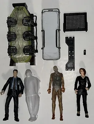 1998 McFarlane Toys X-Files Series 1 Figure Toy Lot W/ Accessories Mulder Scully • $15.99