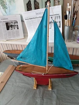  Vintage Pond Yacht HOLLOW HULL 16   By Perfect Model Boat 1930-1960.BLUE SAILS. • $32.92