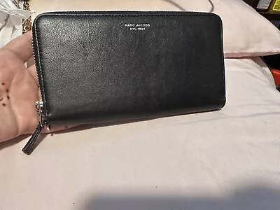 Marc Jacobs The Slim 84 Continental Black Wallet” Missing Wristlet” • $89.99