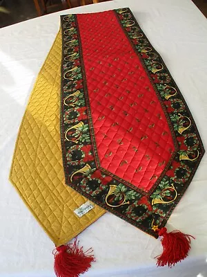 Vera Bradley Red Holiday Table Runner 90x13 ¼  - Holly/Wreath/Horn Excellent! • $29.99