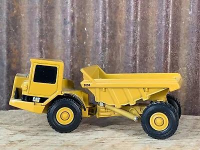 Vintage Norscot CAT D25D Articulated Truck 1:64 Scale Diecast • $17.09