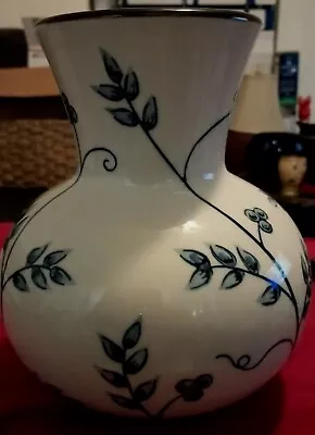 Victoria Hagan Blue & White Perfect Pieces Collection Vase-RARE  • $50