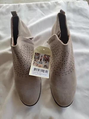 Toms Deia Bootie Women's Size 9.5 M Desert Taupe NEW • $50