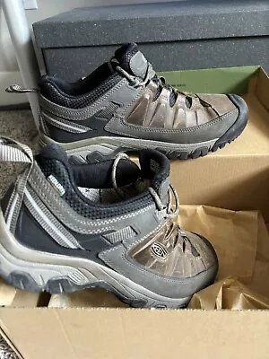 Keen Men's Shoes Size 9 • $50