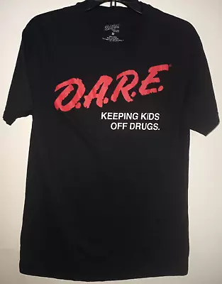 😃D.A.R.E. DARE To Keeping Kids Off Drugs Mens T-Shirt M Medium PRISTINE • $15.99