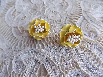 Vintage Signed Marvella Yellow Flower Enamel Clip On Earrings • $20