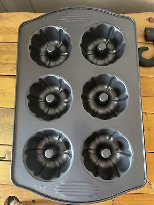 Non-Stick 6-Cavity Mini Fluted Tube Baking Pan • $22.99