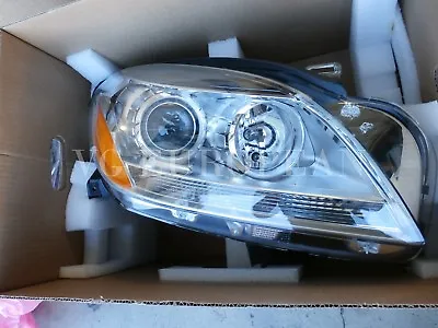 Mercedes-Benz ML-Class Genuine Halogen Right Headlight Headlamp NEW 2012-2014 • $489.99