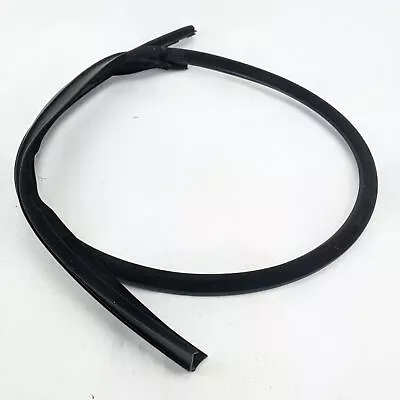 GENUINE Vauxhall / Opel Astra F Front Door Weather Strip RH 90518500 • $43.50