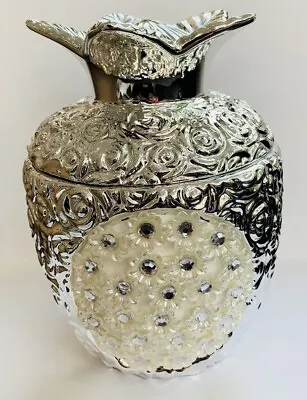£13.99 • Buy Silver Mille Fleurie Ivory Floral Diamantes Flower Jar Ornament Statue Decor