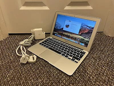 MacBook Air 11  (w/Charger 2011 1.6GHz Intel Core I5 2GB RAM 64GB SSD) • £80