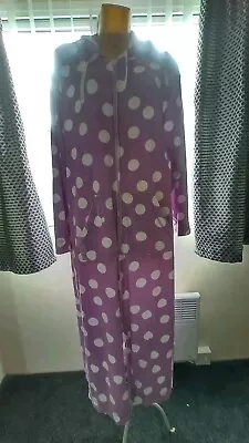  Pretty Secrets Long Zipped Hooded Robe Size 16/18  Dressing Gown Purple Mix. • £1.50