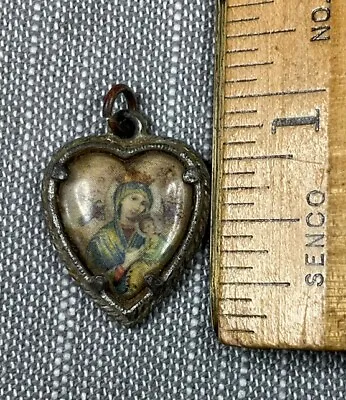 Vintage Medal Pendant Mary Jesus Heart Christian H77 • $9.99