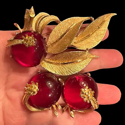 $174.97 • Buy Vintage Red Glass Brooch Set Clip On Earrings Cabochon Textured Gold Tone Leaf