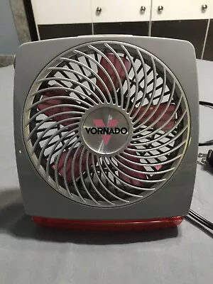 VORNADO FLIPPI 6 PERSONAL PORTABLE DESK TABLE FAN GRAY PINK / MODEL 4004731 T24 • $24.99