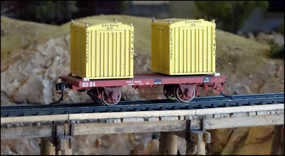 VR KQ 24 Flat Wagon With Two Containers. • $45