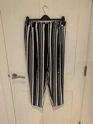 £8 • Buy Womens Zara Navy And White Size M Striped Peg Leg Trousers