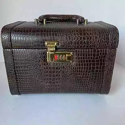 Train Overnight Case Faux Leather Gator Locking W/Tray & Removable Mirror VTG • $29