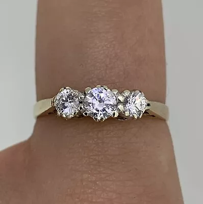 Cubic Zirconia Trilogy Ring 9ct 9K Yellow Gold - Size L • £100