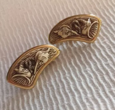 VTG Carved Celluloid/Lucite 2 Elephants Trunks Entwined Gold Tone Clip Earrings • $10