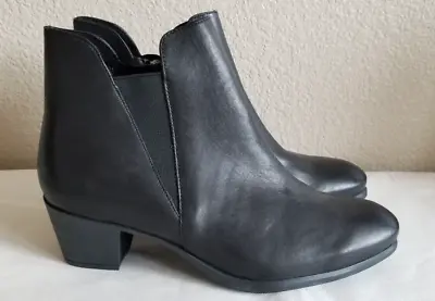 New Munro Jackson Black Leather Boots. Sz8W. RT$238 • $88