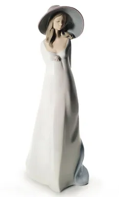 Nao By Lladro Spring Sun #1682 Bnib Lady White Dress Love Large 12.50  Tall F/sh • $154.98