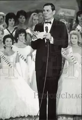 Press Photo Gene Rayburn Emcee For Miss Universe Contest. - Afa36872 • $19.88