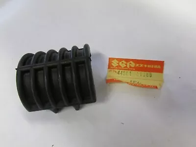 NOS Suzuki RM125 PE250 RM400 RM125 Gas Tank Rubber Damper 1975-82 44541-41300 • $14.99