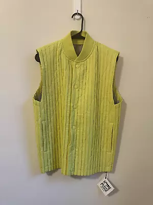 $499 • Buy HOMME PLISSE ISSEY MIYAKE Mens Yellow Zip Padded Pleats Vest Size 2 M NWT