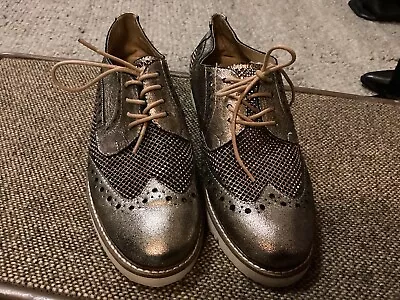 DJANGO & JULIETTE “WASA” Gold Copper Lurex Colour Shoes Size 39 • $52
