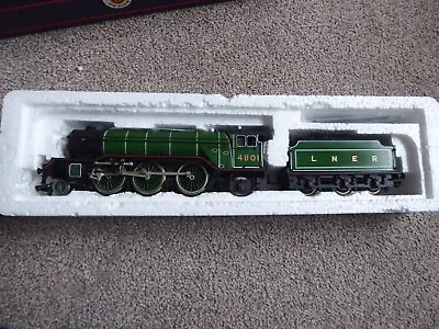 Bachmann 31-555 V2 Class No. 4801 In LNER Green Livery • £55