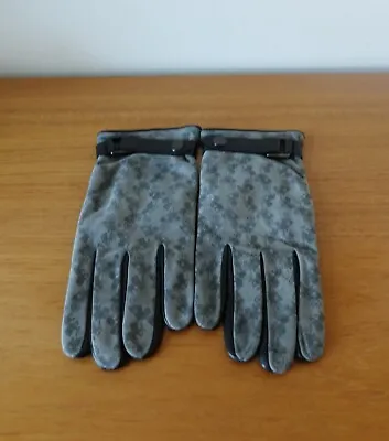 Coach Horse And Carriage Tech Napa Gloves In Grey Color. Nwt • $165