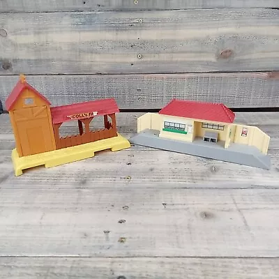 Lot Of 2 Thomas And Friends Trackmaster Buildings Mccoll's Farm *Lower Tidmouth • $15.95