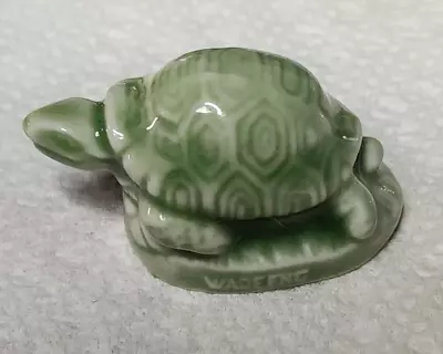 Wade England Green Turtle Tortoise Figurine Ceramic Whimsies Miniature Vintage • £8.67